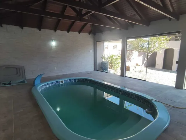Imagem 2: Casa averbada com 3 dormitórios sendo 1 suíte e 2 vagas de garagem em Joinville