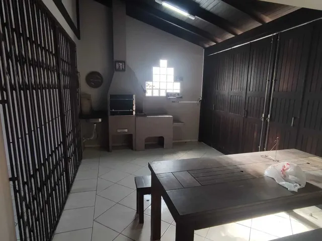Imagem 5: Casa averbada com 3 dormitórios sendo 1 suíte e 2 vagas de garagem em Joinville