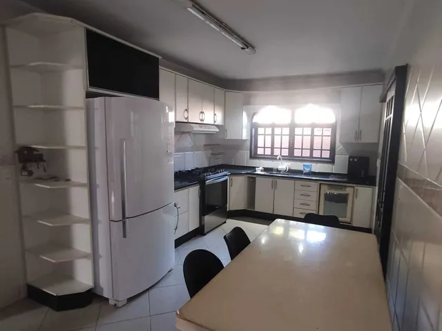 Imagem 10: Casa averbada com 3 dormitórios sendo 1 suíte e 2 vagas de garagem em Joinville