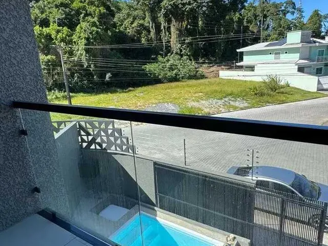 Imagem 6: Casa com 3 dormitórios sendo 1 suíte e 2 vagas de garagem em Joinville/SC