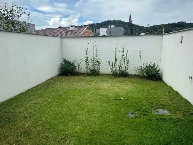 Imagem 2: Geminado com 3 suítes e 2 vagas de garagem - Saguaçu