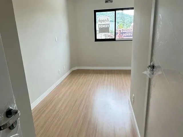 Imagem 5: Geminado com 3 suítes e 2 vagas de garagem - Saguaçu