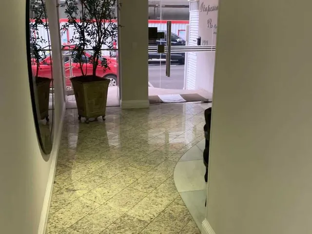 Imagem 3: Cobertura duplex com 3 suítes sendo 1 master e 2 vagas - Meia Praia