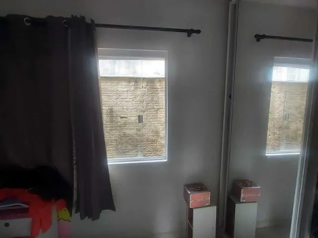 Imagem: A casa possui 2 Dormitórios, 2 Banheiros, 1 Vaga na