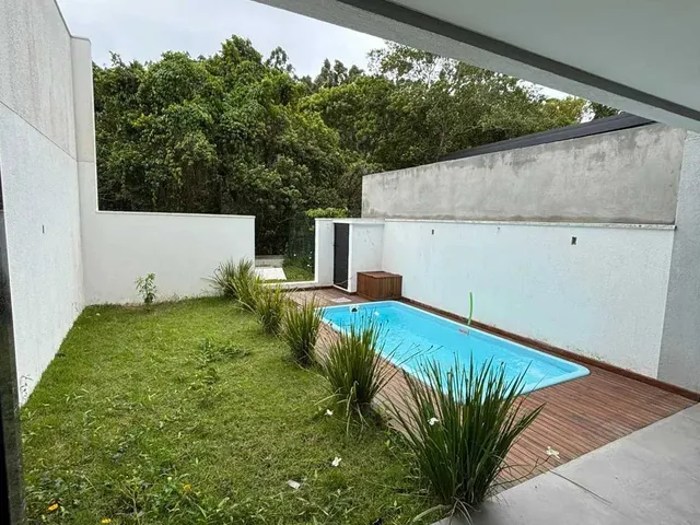 Imagem 8: Sobrado com 3 suítes e 2 vagas com piscina no São Francisco de Assis, Camboriú/SC