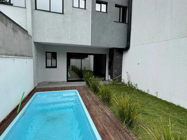 Imagem 10: Sobrado com 3 suítes e 2 vagas com piscina no São Francisco de Assis, Camboriú/SC