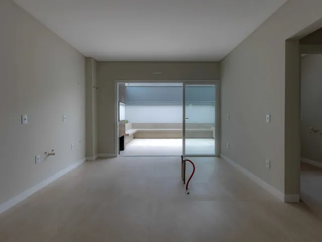 Imagem 5: Sobrado Geminado Novo! com 4 Suítes e 2 Vagas de Garagem no Centro em Balneário Camboriú - Sc