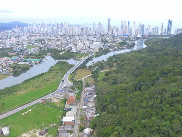Imagem: Terreno à venda, 31.7 m² por - R$ 75.000.000,00