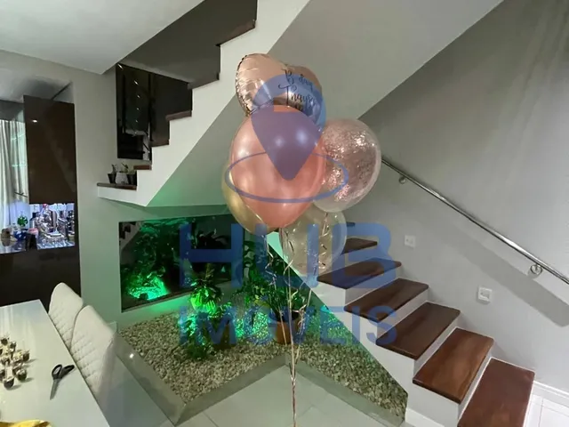 Imagem 3: Casa de Alto Padrão com Piscina, Suítes e Área de Lazer Completa em Região Valorizada de Blumenau