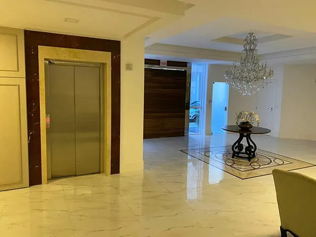 Imagem 2: Apartamento com 4 Dormitórios À Venda Sendo 4 Suítes, 150.0 M² por - R$ 3.300.000,00 - Centro - Bal. Camboriú/Sc