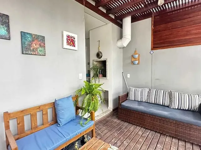 Imagem 10: Casa com 3 dormitórios sendo 1 suíte e 2 vagas de garagem - Bairro Campeche