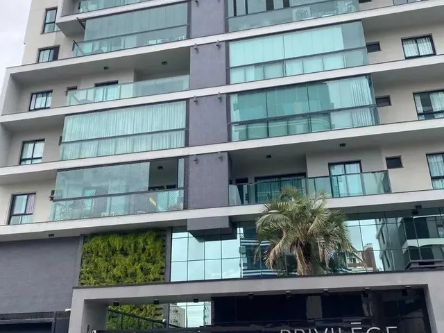 Imagem 1: Apartamento com 1 suíte + 2 demi-suítes e 2 vagas de garagem na Praia Brava em Itajaí