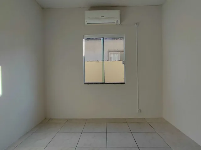 Imagem 7: Casa com 3 dormitórios sendo 1 suíte e 2 vagas de garagem no bairro são Judas Itajai/SC