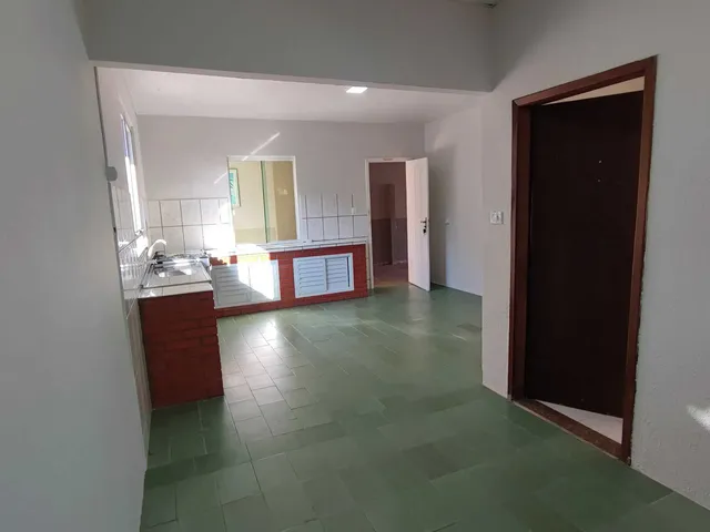 Imagem 12: Casa com 3 dormitórios sendo 1 suíte e 2 vagas de garagem no bairro são Judas Itajai/SC