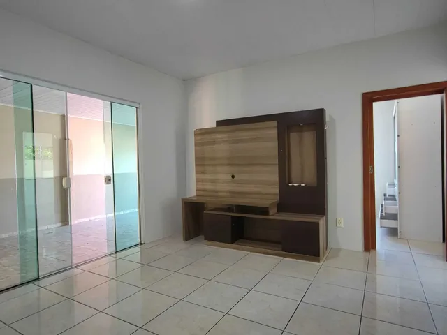 Imagem 8: Casa com 3 dormitórios sendo 1 suíte e 2 vagas de garagem no bairro são Judas Itajai/SC