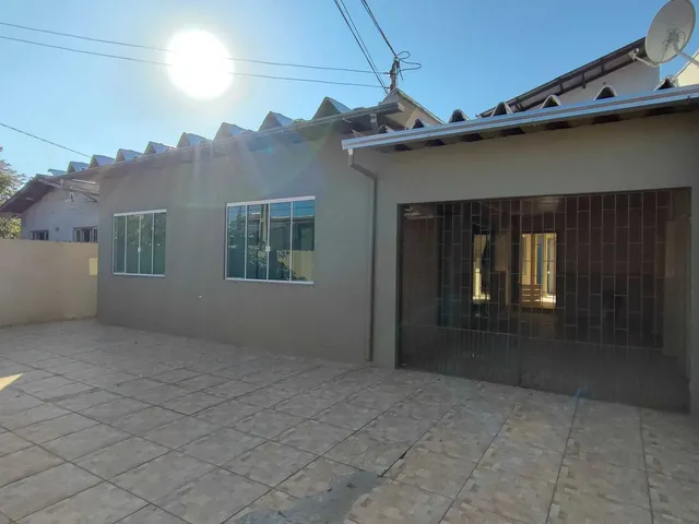 Imagem 4: Casa com 3 dormitórios sendo 1 suíte e 2 vagas de garagem no bairro são Judas Itajai/SC