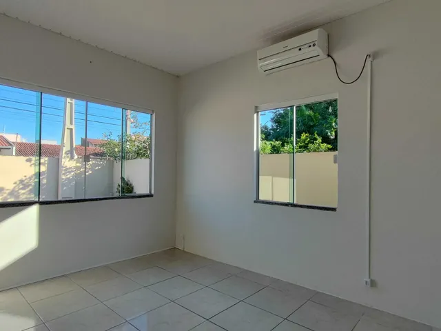 Imagem 6: Casa com 3 dormitórios sendo 1 suíte e 2 vagas de garagem no bairro são Judas Itajai/SC