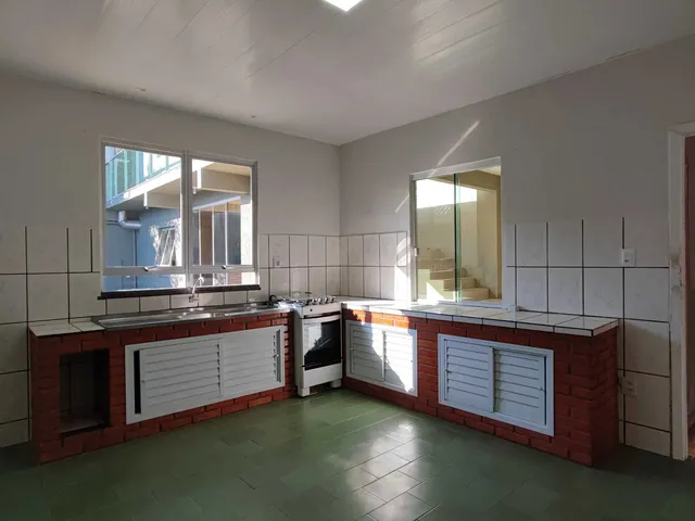 Imagem 11: Casa com 3 dormitórios sendo 1 suíte e 2 vagas de garagem no bairro são Judas Itajai/SC