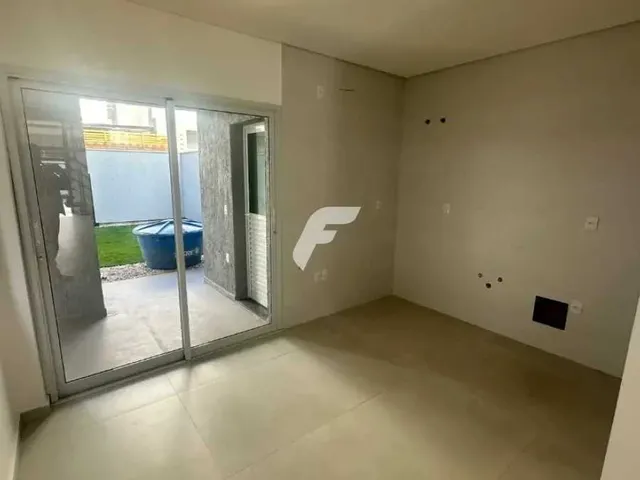 Imagem 3: Casa com 3 dormitórios sendo 1 suíte e 2 vagas de garagem - Campeche, Florianópolis/SC