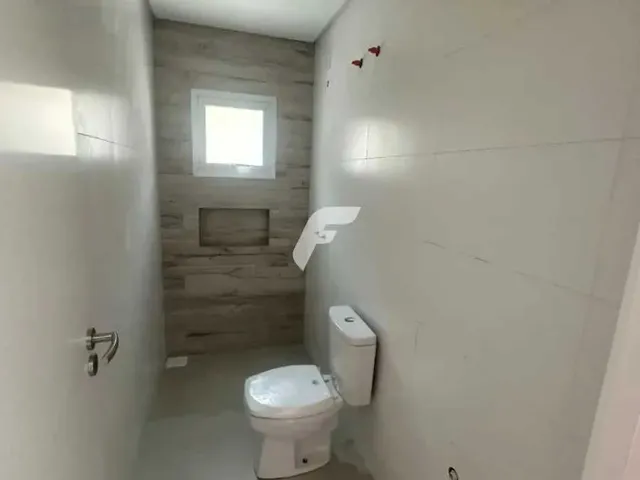 Imagem 7: Casa com 3 dormitórios sendo 1 suíte e 2 vagas de garagem - Campeche, Florianópolis/SC