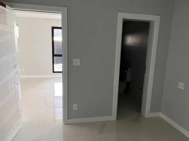Imagem: Sobrado alto padrão com 4 suítes e 2 vagas
