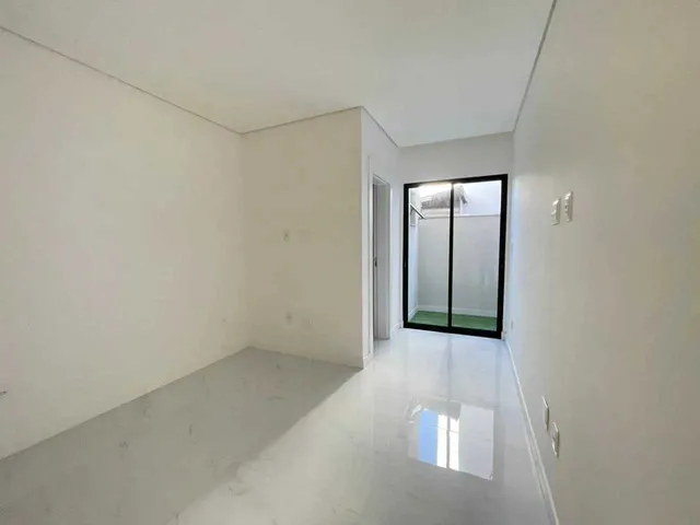 Imagem 4: Apartamento com 2 dormitórios sendo 2 suítes e 1 vaga de garagem em Camboriú/SC