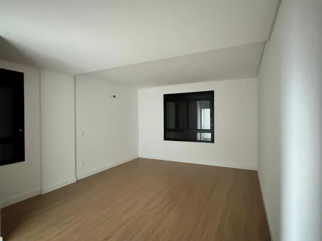 Imagem: O apartamento possui 4 Dormitórios, 4 Suítes, 6