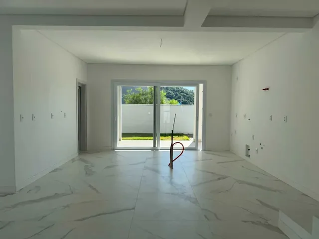 Imagem: Casa com 4 suítes e 4 vagas de garagem