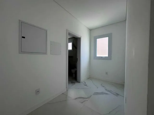 Imagem 3: Casa com 4 suítes e 4 vagas de garagem em condomínio Fechado nos Ingleses –