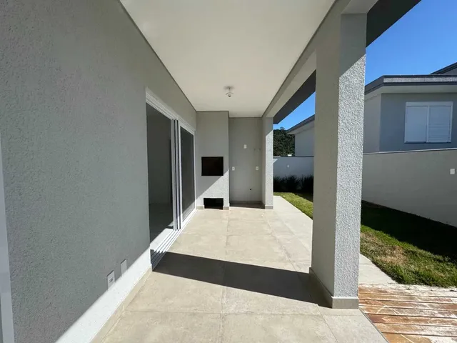 Imagem 4: Casa com 4 suítes e 4 vagas de garagem em condomínio Fechado nos Ingleses –