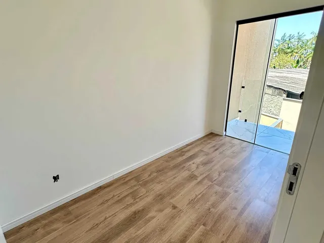 Imagem 13: Geminado com 3 Dormitórios Sendo 1 Suíte e 1 Vaga de Garagem -...