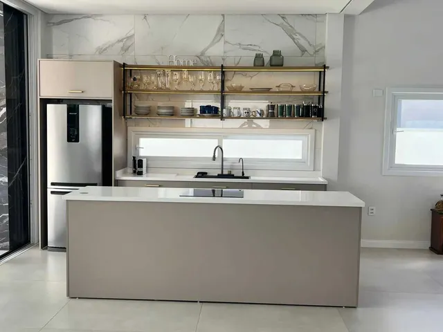 Imagem 16: Casa com 4 suítes sendo 1 master e 4 vagas de garagem - Campeche em Florianópolis/SC