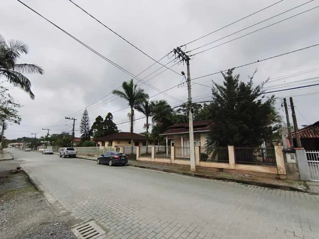 Imagem 4: Casa com 3 dormitórios sendo 1 suíte e 2 vagas de garagem no bairro Vila Nova em