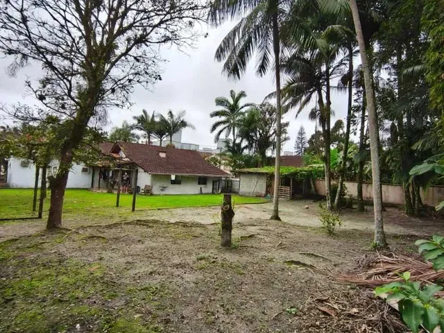 Imagem 3: Casa com 3 dormitórios sendo 1 suíte e 2 vagas de garagem no bairro Vila Nova em