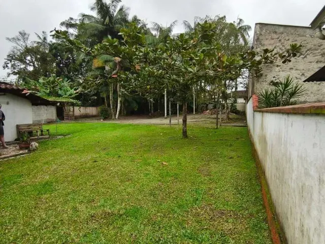 Imagem 5: Casa com 3 dormitórios sendo 1 suíte e 2 vagas de garagem no bairro Vila Nova em