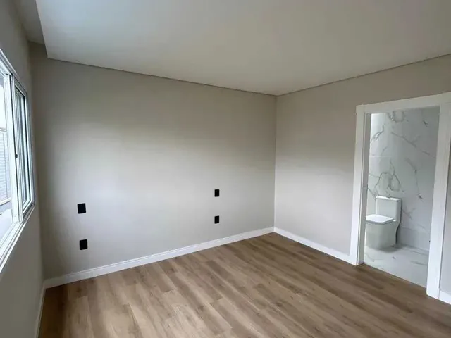 Imagem 12: Sobrado com 3 dormitórios sendo 2 suítes e 1 master e 2 vagas de garagem, Camboriú/SC