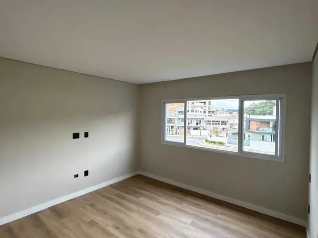 Imagem 10: Sobrado com 3 dormitórios sendo 2 suítes e 1 master e 2 vagas de garagem, Camboriú/SC