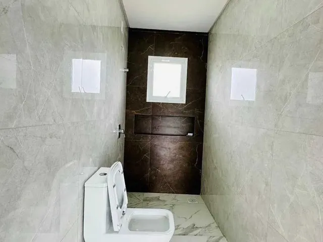 Imagem 6: Sobrado com 3 Suítes com Sacadas e 2 Vagas Descobertas em Ingleses do Rio Vermelho, Florianópolis/Sc