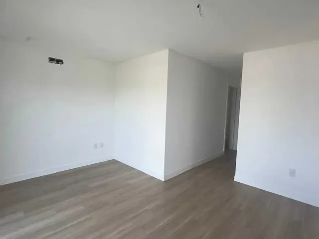 Imagem 2: Casa com 3 suítes e 1 vaga garagem - Campeche