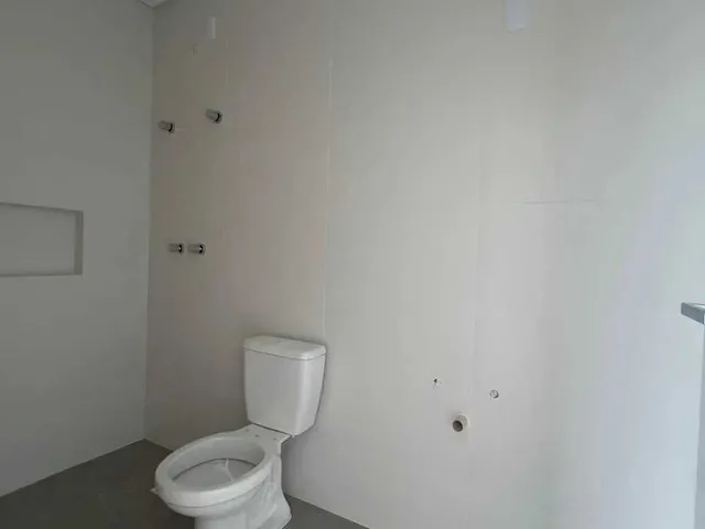 Imagem 4: Casa com 3 dormitórios sendo 1 suíte e 2 vagas garagem - Campeche