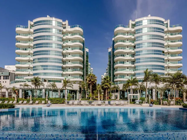 Imagem 4: Apartamento Frente Mar Pronto pra Morar! com 3 Suítes e 4 Vagas de Garagem na Praia Brava - Itajaí