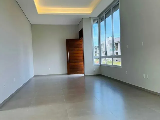 Imagem 2: Casa alto padrão 3 dormitórios sendo 1 suíte e 2 demi-suítes e 2 vagas em