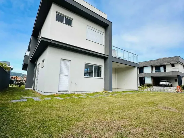 Imagem 8: Casa alto padrão 3 dormitórios sendo 1 suíte e 2 demi-suítes e 2 vagas em