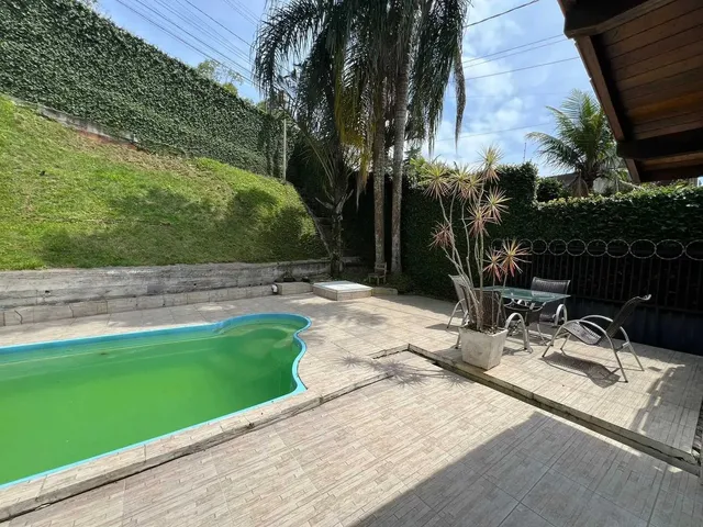 Imagem 12: Casa com 3 dormitórios sendo 1 suíte e 1 vaga de garagem no Bairro Cabeçudas em