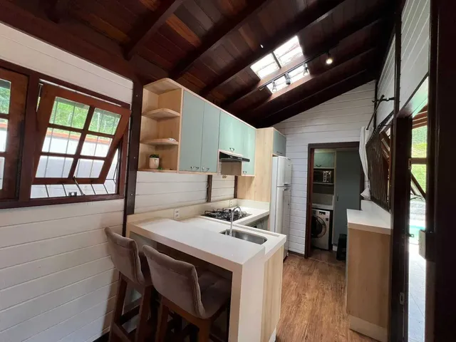 Imagem 8: Casa com 3 dormitórios sendo 1 suíte e 1 vaga de garagem no Bairro Cabeçudas em
