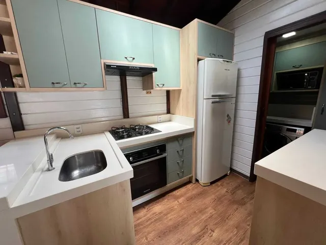 Imagem 4: Casa com 3 dormitórios sendo 1 suíte e 1 vaga de garagem no Bairro Cabeçudas em