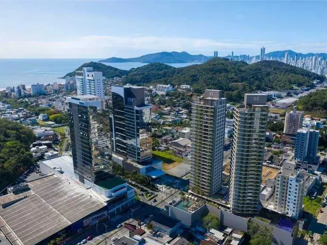 Imagem 13: Apartamento com 2 dormitórios sendo 2 suítes e 2 vagas de garagem em Itajaí/SC