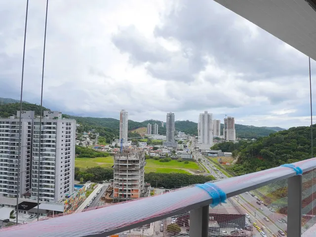 Imagem 10: Apartamento com 2 dormitórios sendo 2 suítes e 2 vagas de garagem em Itajaí/SC