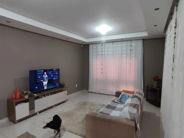 Imagem: A casa possui 2 Dormitórios, 1 Banheiro, 2 Vagas na