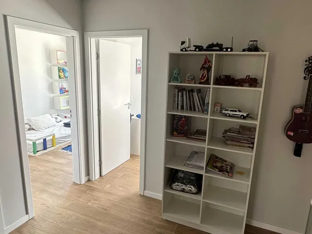 Imagem 7: Casa com 3 dormitórios sendo 1 suíte e 2 vagas de garagem em Biguaçu/SC